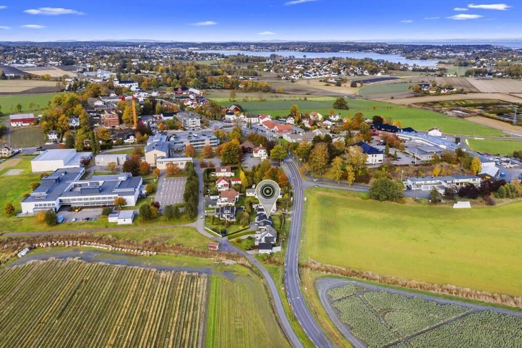 Villa Hyggelig Enebolig Pa Notteroy, Rett Ved Golfbane Esterno foto