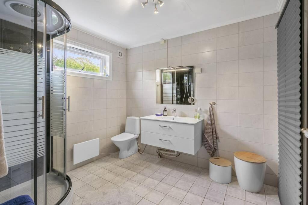Villa Hyggelig Enebolig Pa Notteroy, Rett Ved Golfbane Esterno foto